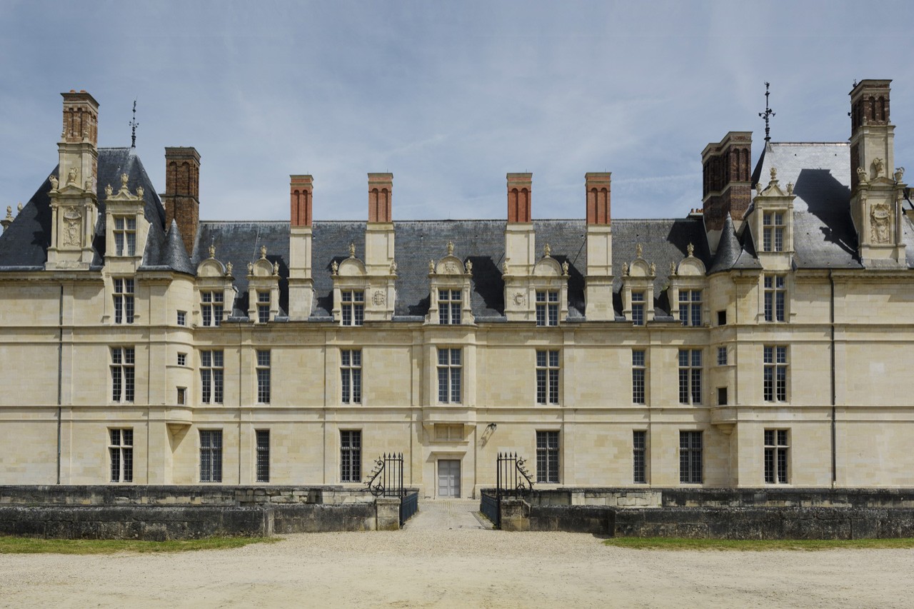 Château Ecouen, Façade Ouest