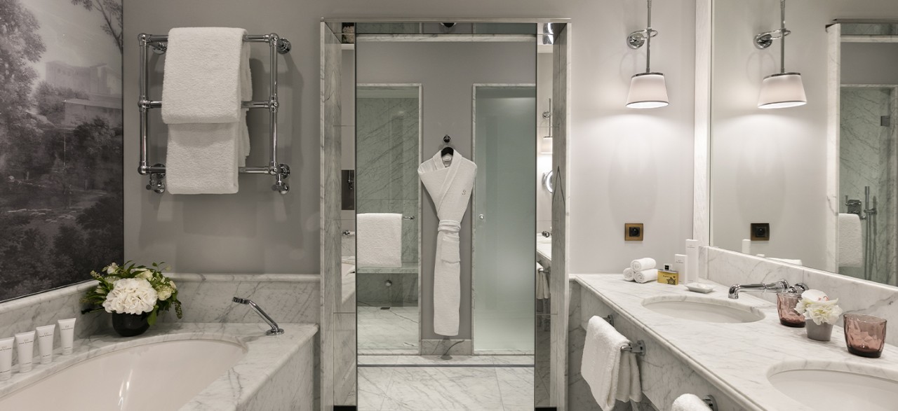 Bath Room - George V Signature Suite - Hôtel Fouquet's Paris - Champs-Elysées