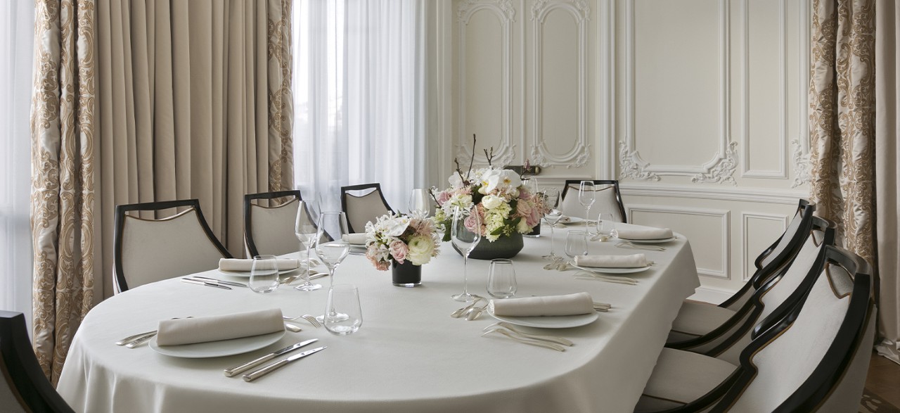 Dining Room - Arc de Triomphe Signature Suite - Hôtel Fouquet's Paris - Champs-Elysées