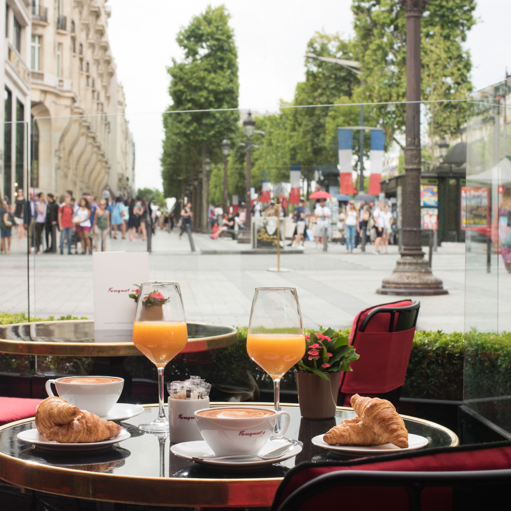 Escapade prolongée sur les Champs-Elysées
